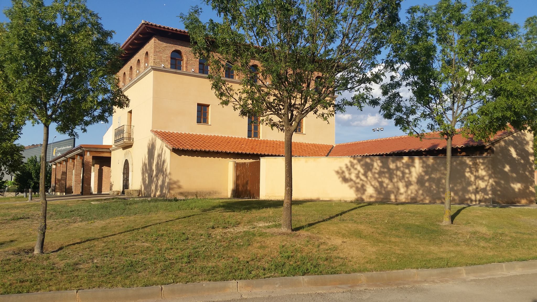 Entrada al Museo del Jamón en Calamocha